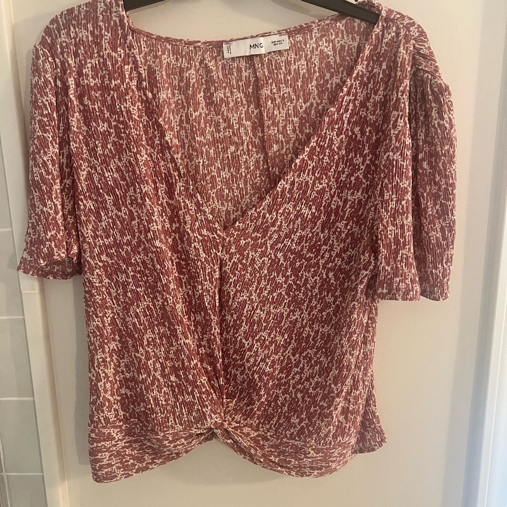 Mango Pink/Mauve crinkly top. Perfect condition
